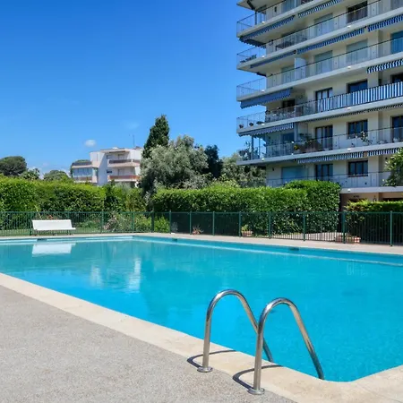 La Roseraie For 6 By Sunset Riviera Holidays Антиб