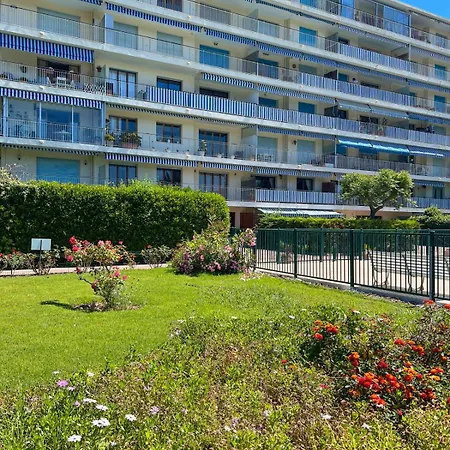 La Roseraie For 6 By Sunset Riviera Holidays Апартаменты
