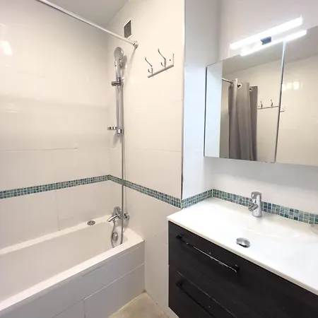 Apartment La Roseraie For 6 By Sunset Riviera Holidays Antibes