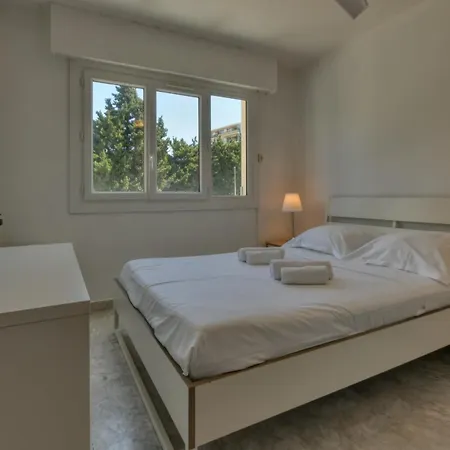La Roseraie For 6 By Sunset Riviera Holidays Apartment *