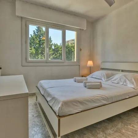 Apartment La Roseraie For 6 By Sunset Riviera Holidays