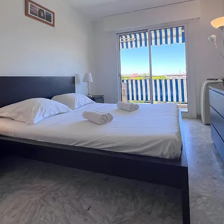 La Roseraie For 6 By Sunset Riviera Holidays Apartment Antibes