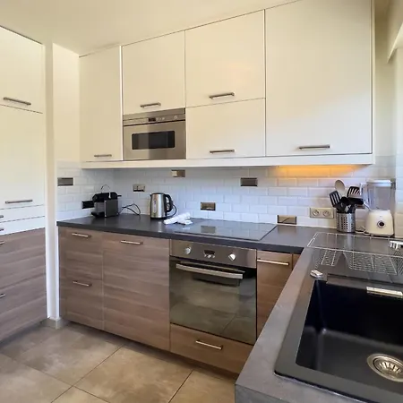 Apartment La Roseraie For 6 By Sunset Riviera Holidays Antibes